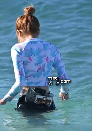 정글에 간 채경.gif | 인스티즈