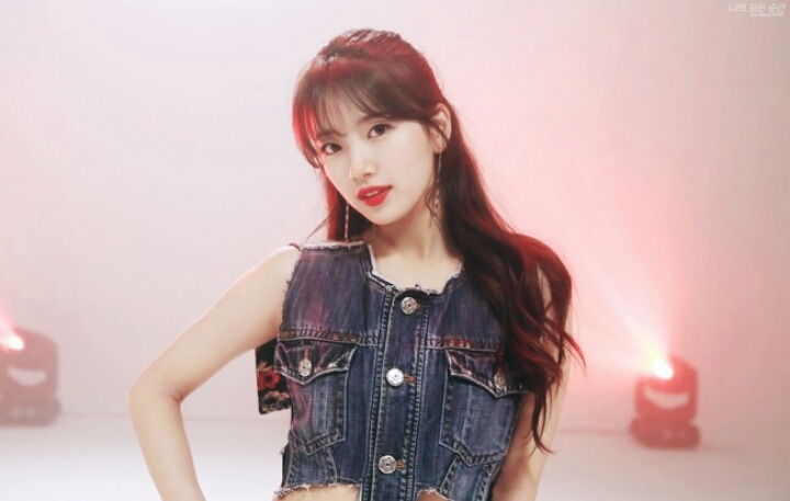 얼굴과 몸매가 따로 노는 수지 ㄷㄷㄷㄷ | 인스티즈