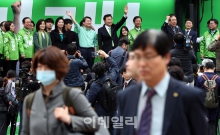 광화문에서 지지 유세 하는 안철수 | 인스티즈