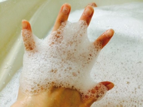 크고나면 이해하기 어려운 어릴때 행동들 .jpg | 인스티즈