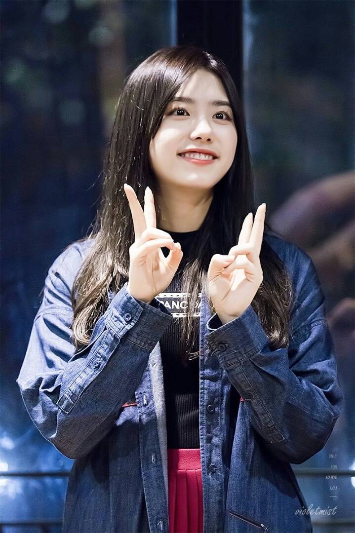 뭔데 이렇게 귀엽나싶은 물오른 김소혜 | 인스티즈