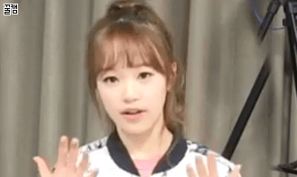 레이첼때문에 웃겨죽는 에이프릴.gif | 인스티즈