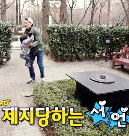 [슈퍼맨이돌아왔다] 서언이가 한없이 관대해지는 존재들ㅋㅋㅋ.JPG | 인스티즈