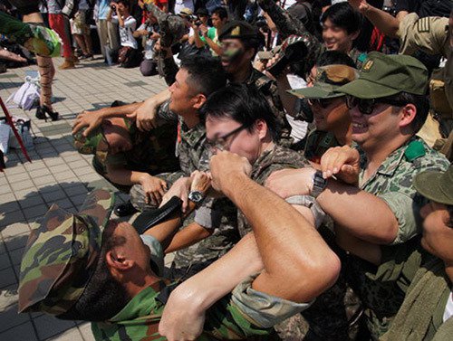 열도 밀리터리 매니아들의 한국군 코스프레 | 인스티즈