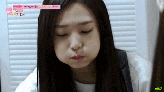 볼살이 매력인 에이프릴 예나 | 인스티즈