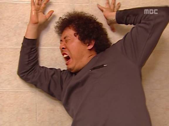 [거침없이하이킥] 준하 게임 캐릭터 죽인 민용이.jpg | 인스티즈