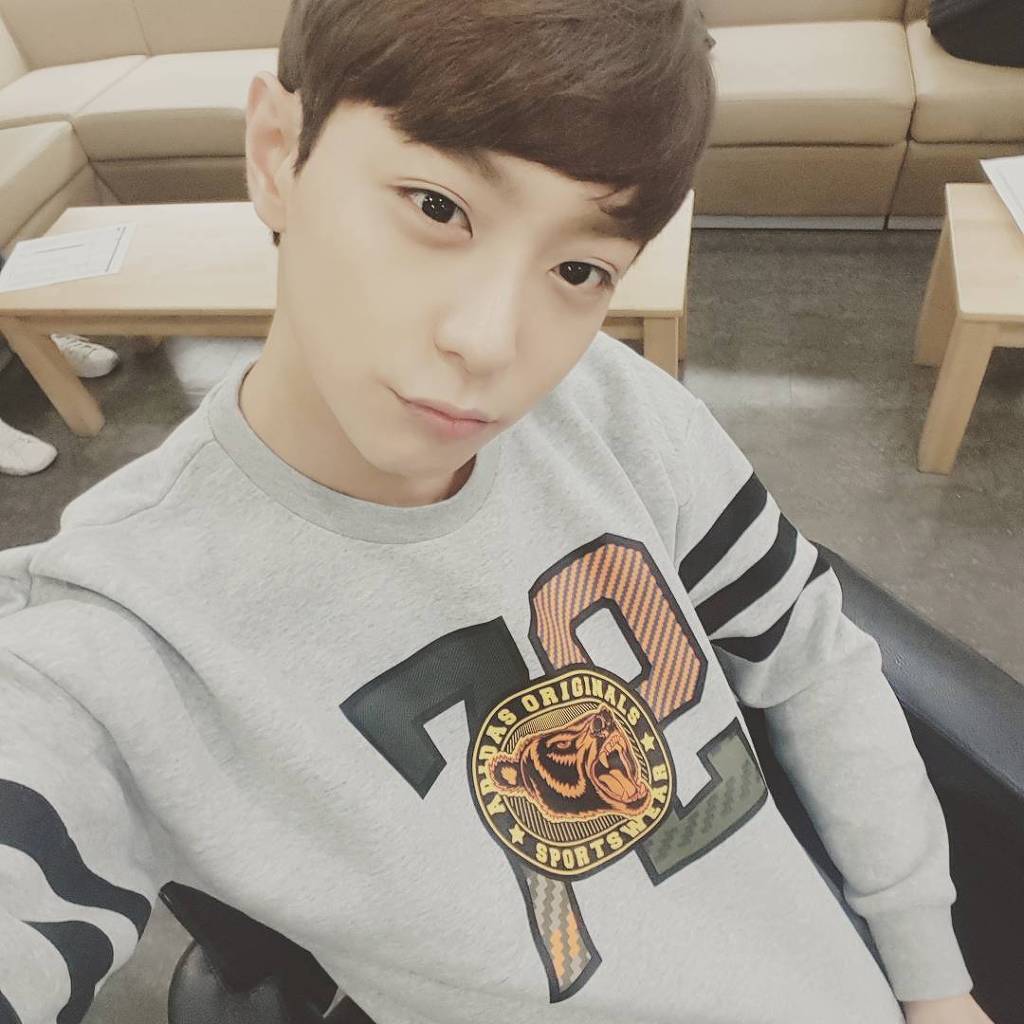 나이보다 10살은 어려 보이는 배우 현우.jpg | 인스티즈