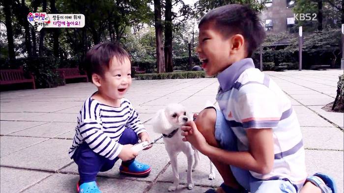 [슈퍼맨이돌아왔다] 서언이가 한없이 관대해지는 존재들ㅋㅋㅋ.JPG | 인스티즈