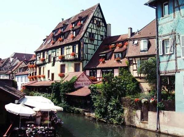 하울의 움직이는 성 실제 배경인 프랑스 마을 | 인스티즈