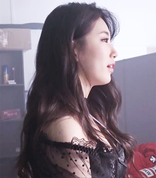 얼굴과 몸매가 따로 노는 수지 ㄷㄷㄷㄷ | 인스티즈