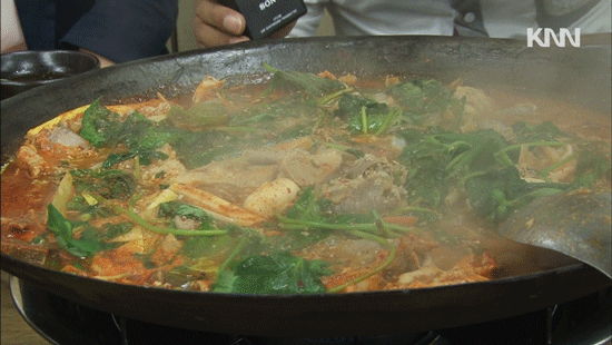 해장엔 역시! 얼큰하고 시원한 순대곱창전골 움짤 gif - 인스티즈(instiz) 이슈 카테고리