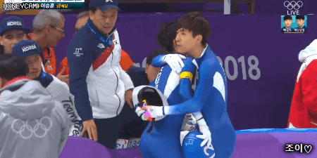 정재원 챙겨주는 이승훈 .gif | 인스티즈