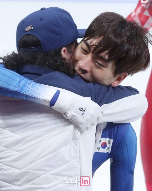 매스스타트 끝난 후 이승훈과 밥데용 코치 | 인스티즈