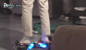 고3 앞에서 갑질하는 헨리.gif | 인스티즈