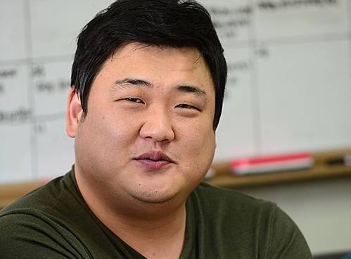 16학번 새내기들이 대학오면 볼 수 있는 흔한 선배 유형 (사실주의) | 인스티즈