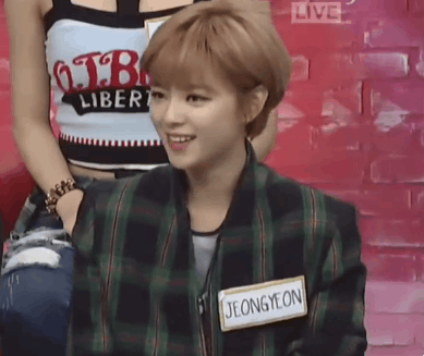 얼굴 막 쓰는 유정연 모음.gif | 인스티즈