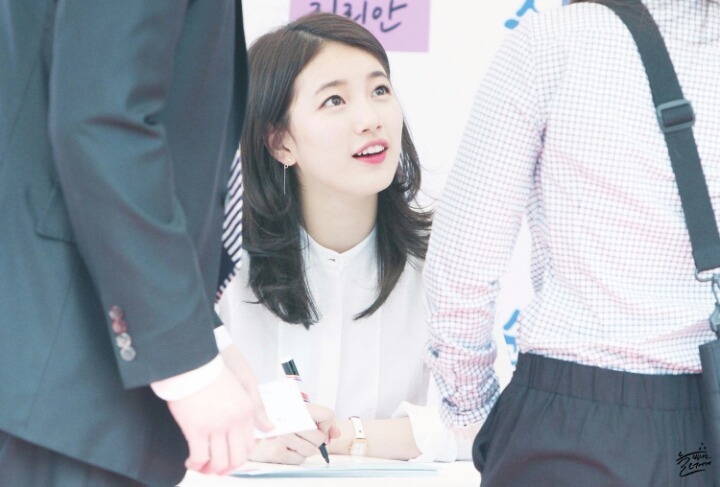 수지가 쓰는 흔한 물컵 ㅋㅋㅋㅋ | 인스티즈