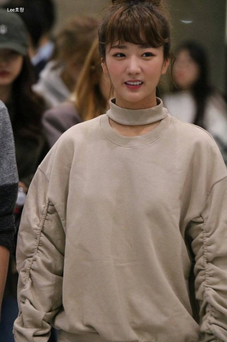 어려보이는 여자 아이돌.JPG | 인스티즈