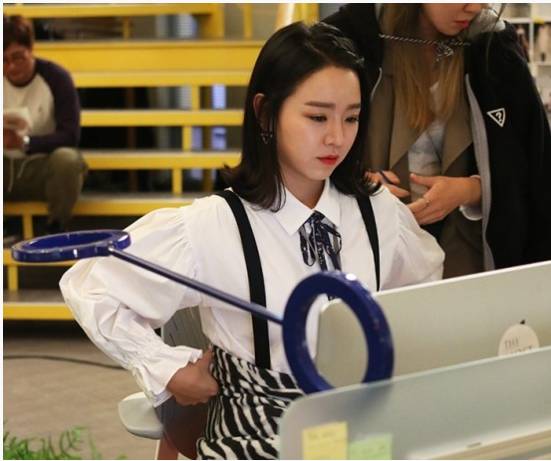 다양한 연기를 보여주고 있는 처자 | 인스티즈