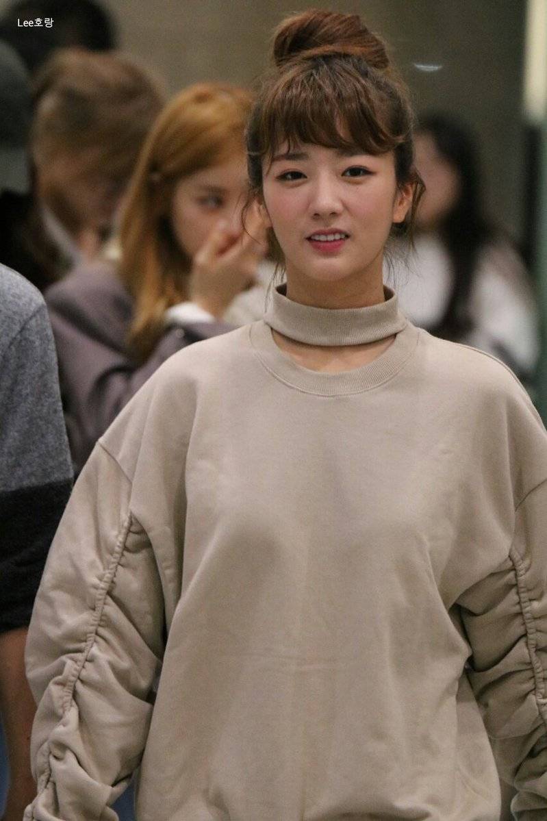 어려보이는 여자 아이돌.JPG | 인스티즈