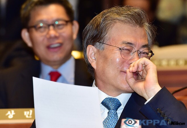 문재인 같은 그런 얼굴이 대통령 될 수가 없는데 세상이 우스워졌어.jpg | 인스티즈