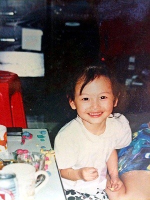 여자 연예인 어릴때 사진들 - 이중에 몇명이나 맞출수 있습니까? | 인스티즈