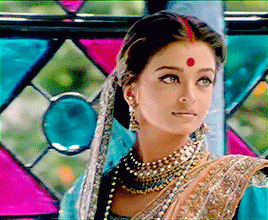 [아이쉬와라아이] 인도 고대 여신이 현존하면 이런 모습일것 같은 | 인스티즈