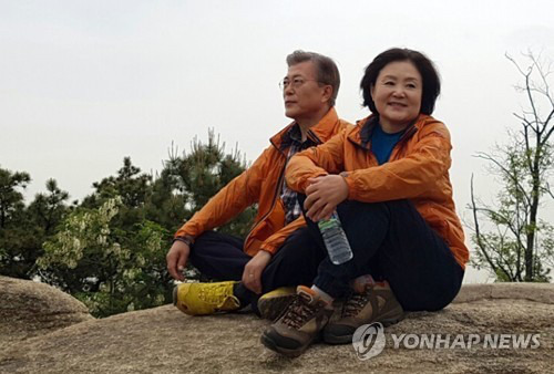 마지막으로 백수생활을 즐기는 문재인.jpg | 인스티즈