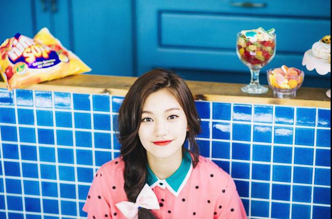 두 걸그룹 중 동시에 데뷔한다면 덕질하고 싶은 그룹은? | 인스티즈