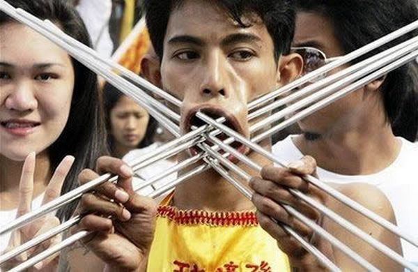  세계에서 가장 극단적인 피어싱들(혐오주의) | 인스티즈