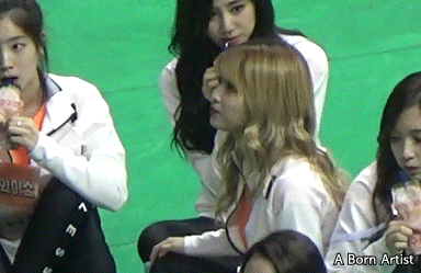 급식이들 챙기는 모모 | 인스티즈