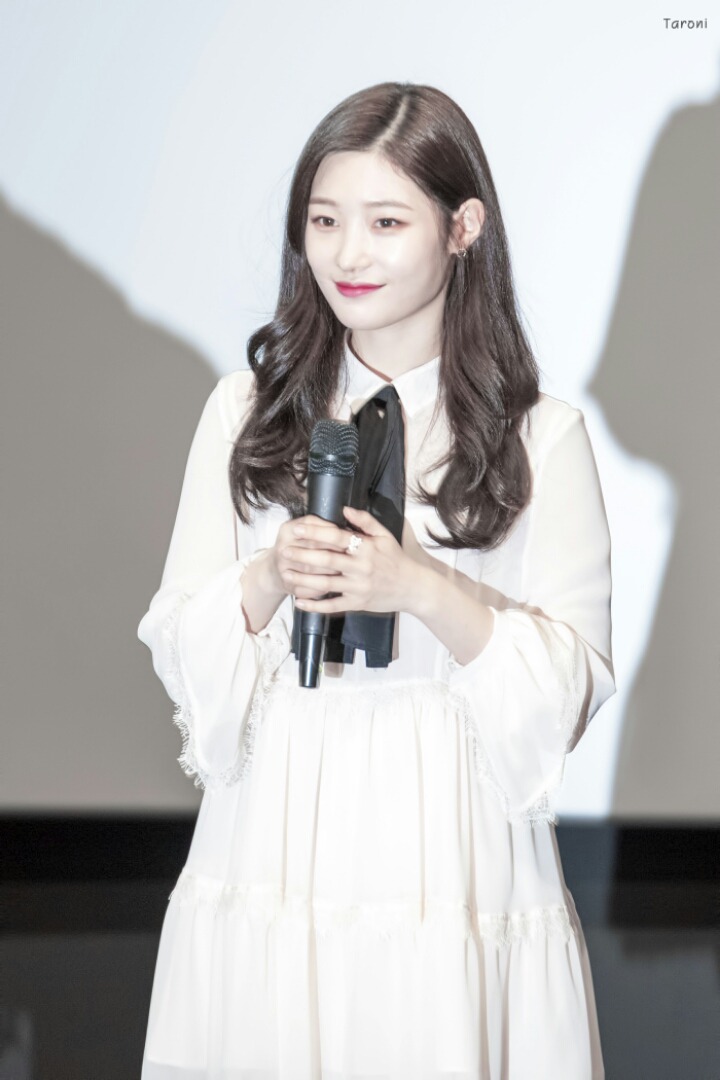 흰 의상이 참 잘어울리는 처자 | 인스티즈