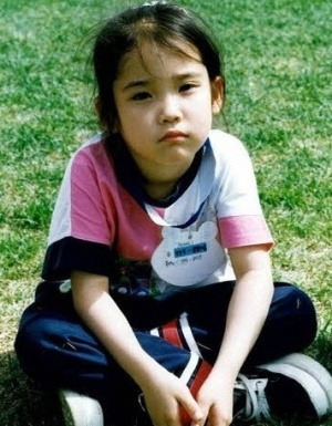 여자 연예인 어릴때 사진들 - 이중에 몇명이나 맞출수 있습니까? | 인스티즈