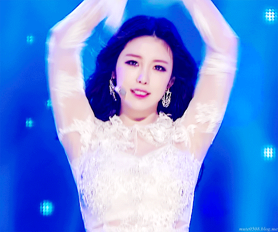 코디가 영혼을 갈아넣었던 전효성 지난 활동 스타일링.gif | 인스티즈