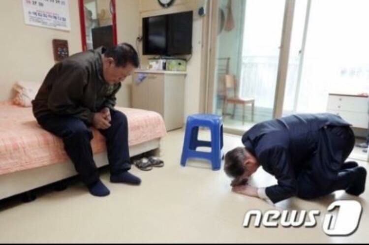 독립군 후손을 대하는 문재인 | 인스티즈