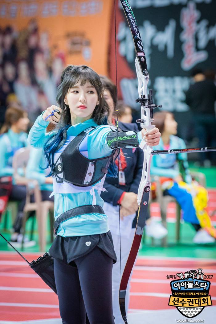 여자 아이돌 양궁 사격 자세.jpg | 인스티즈