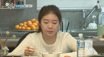 딸과 함께 아침을 맞이하는 아빠 유형.gif | 인스티즈