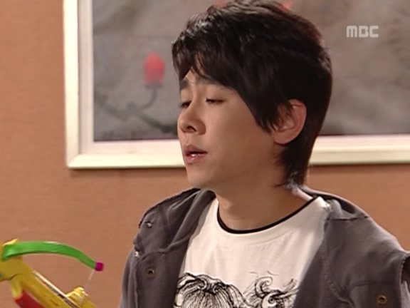 [거침없이하이킥] 장난감으로 싸우는 박해미랑 민용이 ㅋㅋㅋㅋㅋㅋ.jpg | 인스티즈