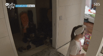 딸과 함께 아침을 맞이하는 아빠 유형.gif | 인스티즈