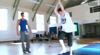 현실 스파이더맨 돋는 톰 홀랜드.gif | 인스티즈