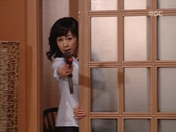 [거침없이하이킥] 장난감으로 싸우는 박해미랑 민용이 ㅋㅋㅋㅋㅋㅋ.jpg | 인스티즈