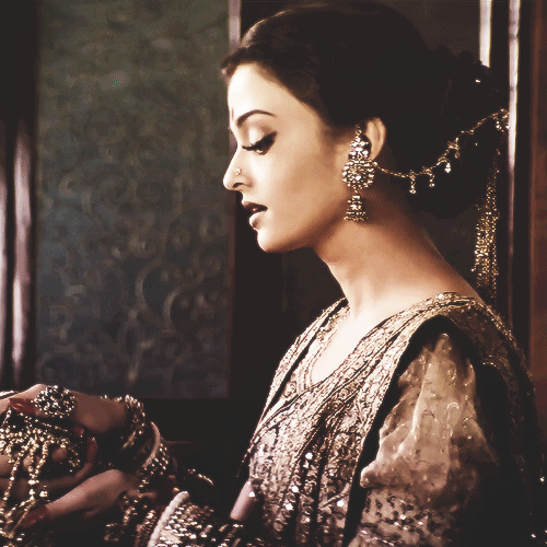 [아이쉬와라아이] 인도 고대 여신이 현존하면 이런 모습일것 같은 | 인스티즈