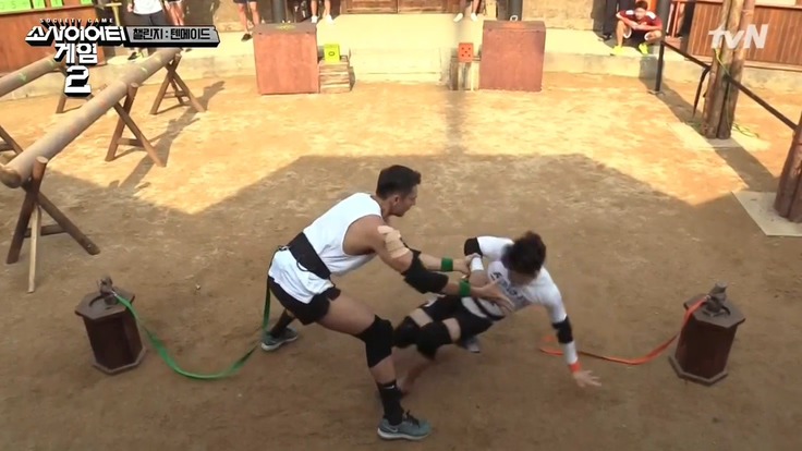 [소사이어티게임2] 줄리엔강 vs 권민석 석상 떨어뜨리기 .jpg | 인스티즈