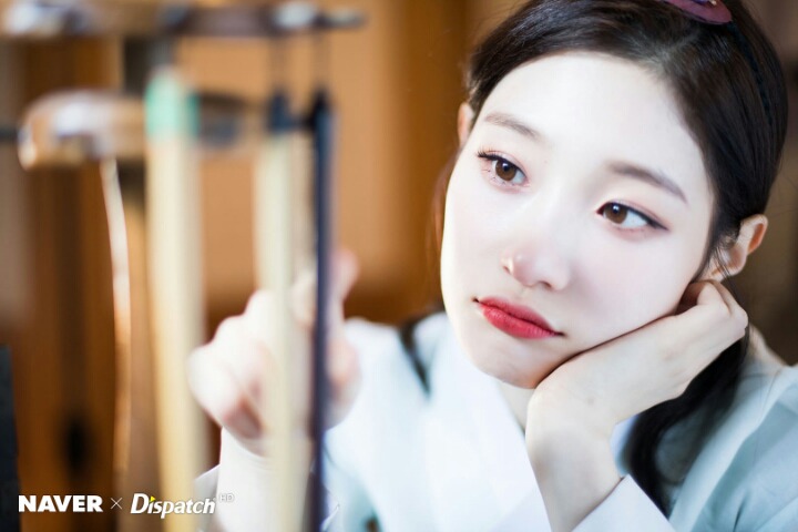 흰 의상이 참 잘어울리는 처자 | 인스티즈