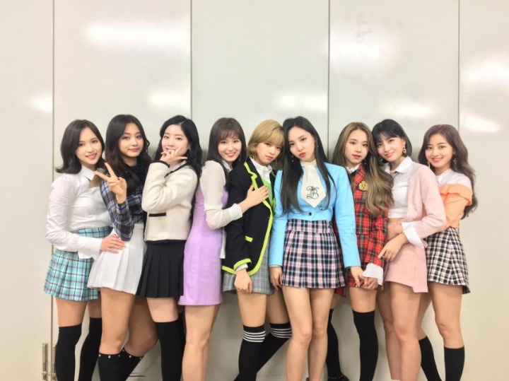 트와이스 브랜뉴걸 MV를 같이 본 연예부 기자들 반응 ㅋㅋㅋ | 인스티즈