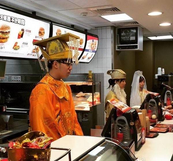 ㅋㅋ미들아 당연히 손님은 왕이지 | 인스티즈