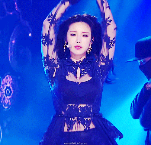 코디가 영혼을 갈아넣었던 전효성 지난 활동 스타일링.gif | 인스티즈