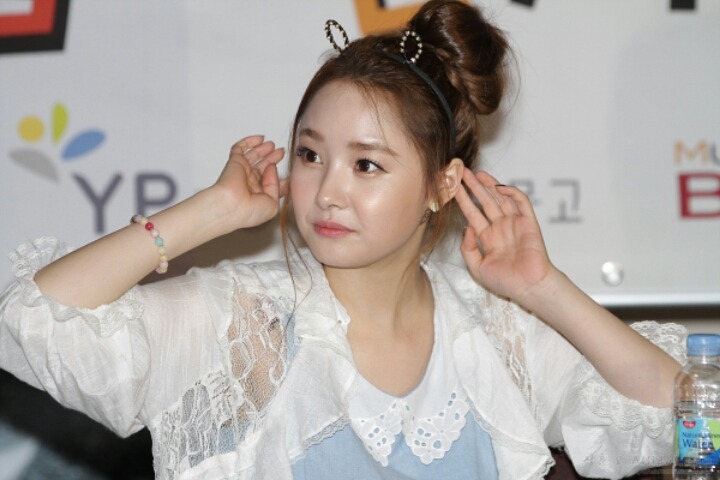 복학했는데 이런여자편입생이 밥먹을사람없다고 같이먹자고한다면?? | 인스티즈