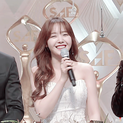 SBS연기대상 민아 혜리 직찍.jpgif | 인스티즈