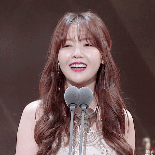 SBS연기대상 민아 혜리 직찍.jpgif | 인스티즈